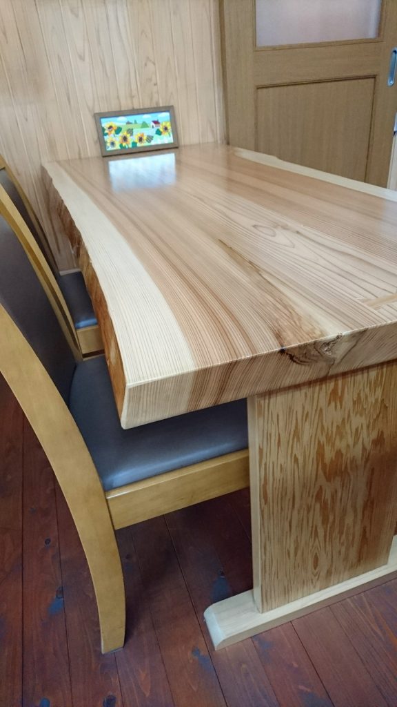秋田杉の一枚板でテーブルを作りませんか – 大山材木店